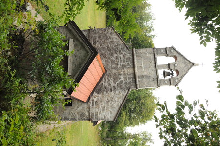 Preslica z dvajset let starim zvoncem